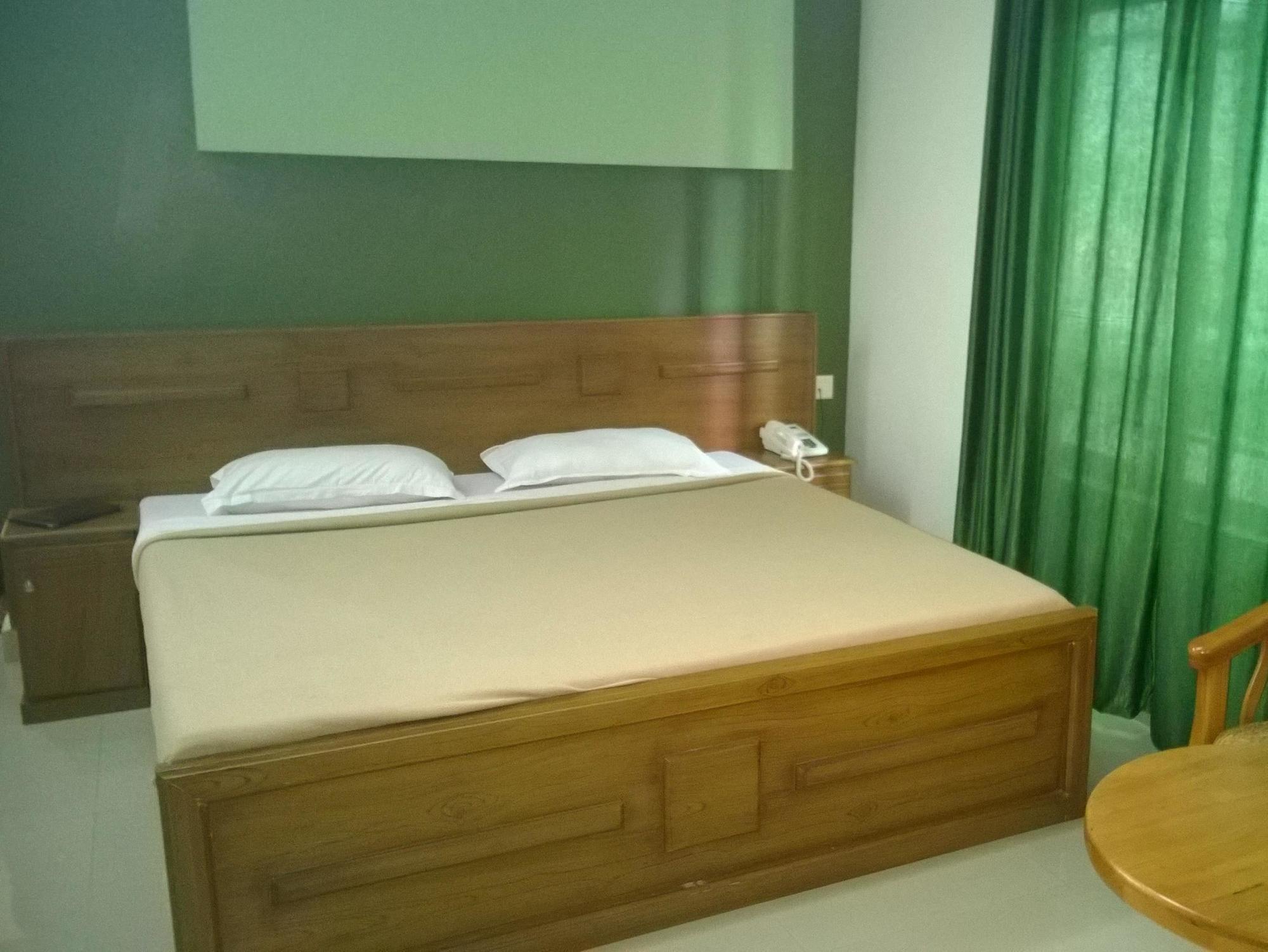 Hotel Madikeri Heritage Екстериор снимка