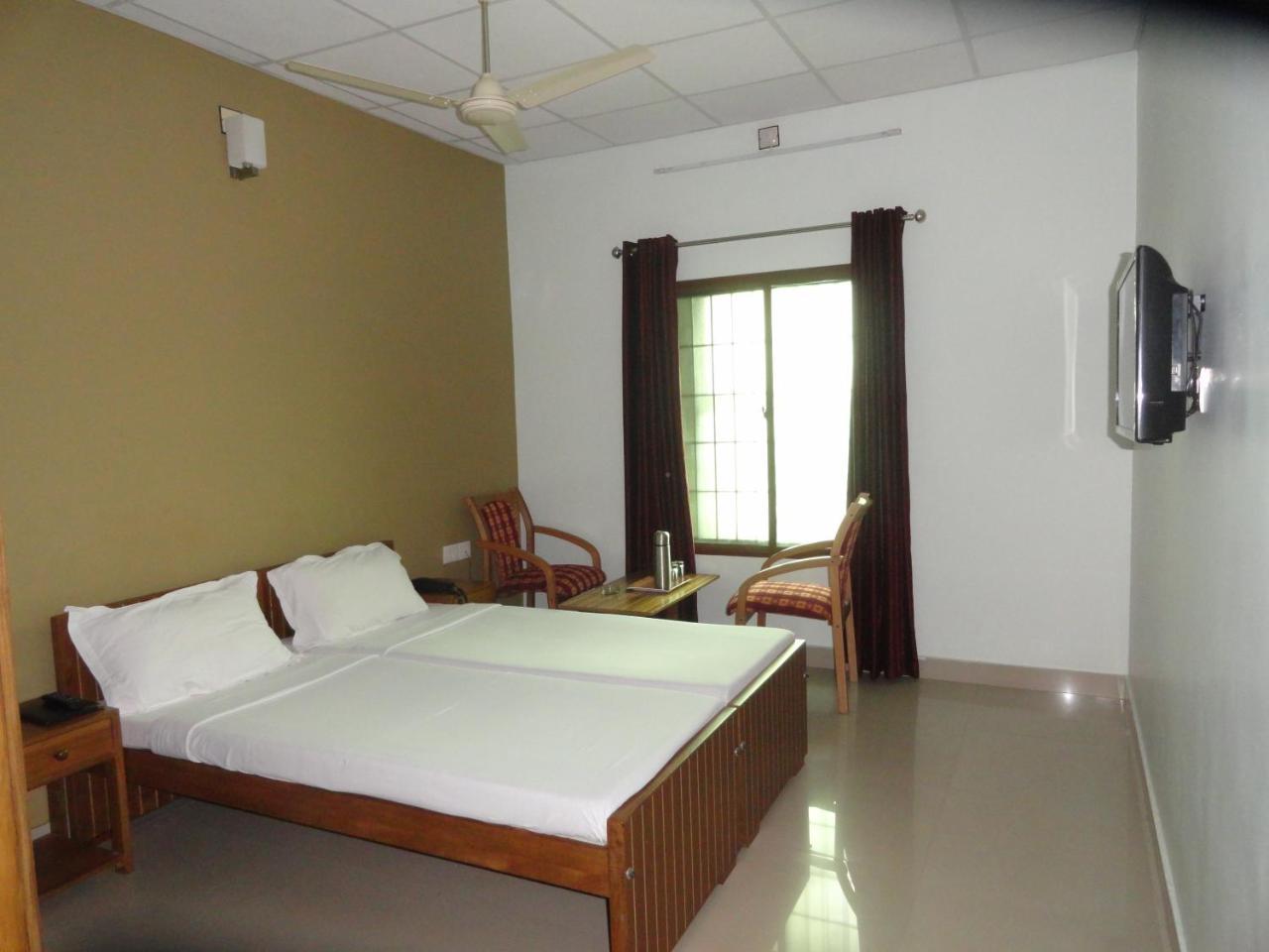 Hotel Madikeri Heritage Екстериор снимка